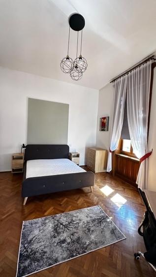 Apartament cu 2 camere decomandat, mobilat în Central