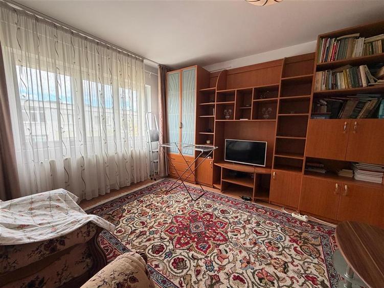 Apartament cu 2 camere decomandat, mobilat în Aviației