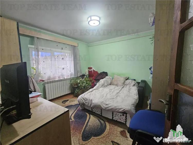 Casa individuala 3 camere, curte libera 225 mp, zona Piata R - 12