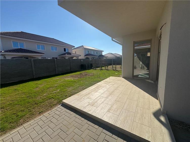 Duplex cu 3 camere cu Teren 320 Mp în Moșnița Nouă