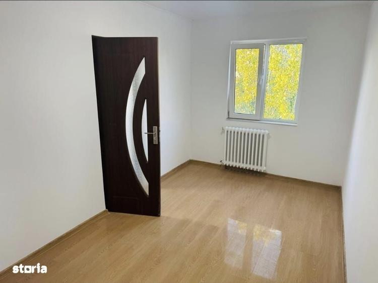 Apartament cu 3 camere în Alexandru cel Bun