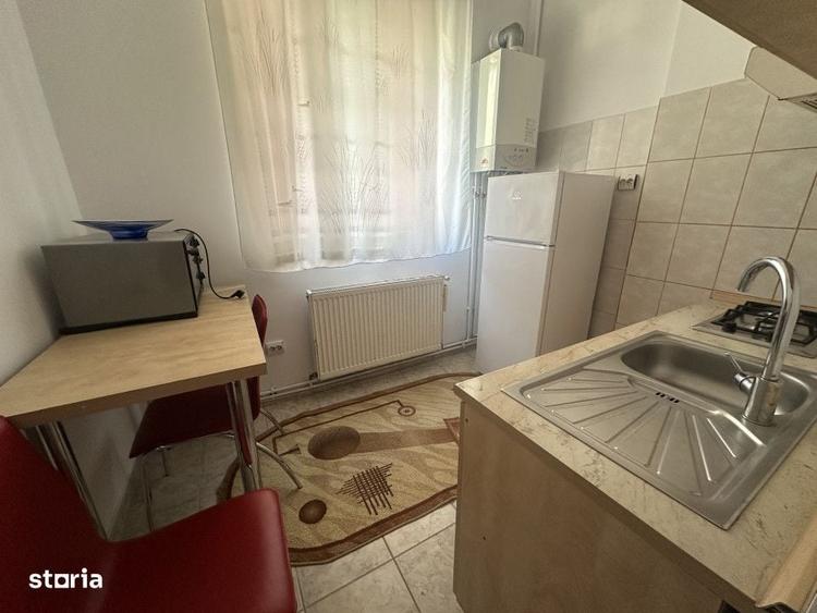 Garsonieră decomandată în Central