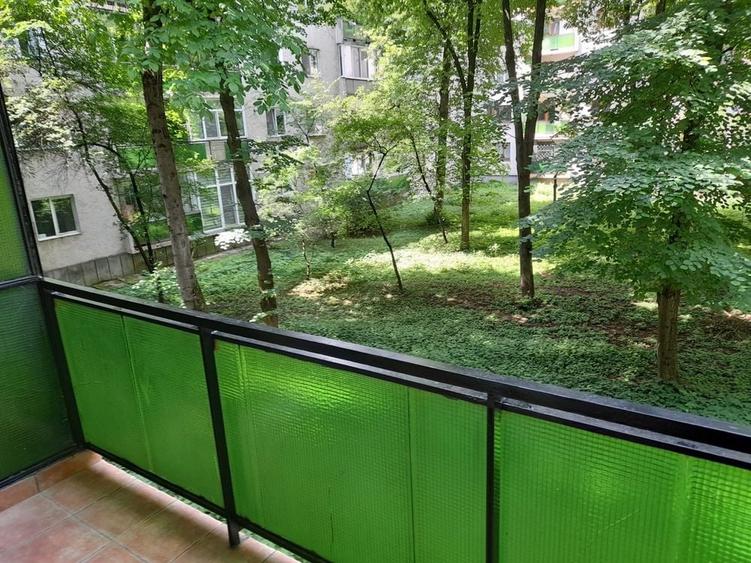 Apartament cu 2 camere decomandat în Plopilor