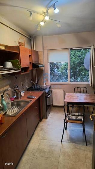 Apartament cu 3 camere, mobilat în Giurgiului