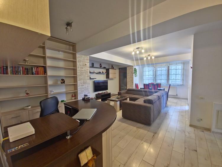 Apartament cu 3 camere decomandat, mobilat în Energia