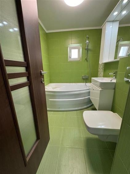 Apartament cu 4 camere decomandat în Brăilei