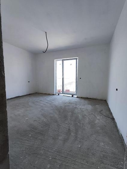 Casă individuală cu 5 camere cu Teren 354 Mp în Bâcu