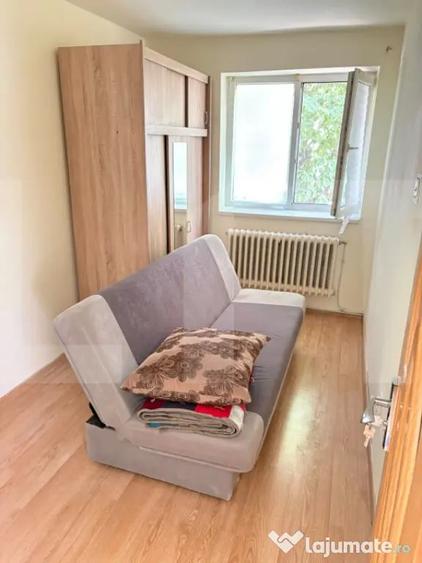 Apartament cu 3 camere semidecomandat în Central