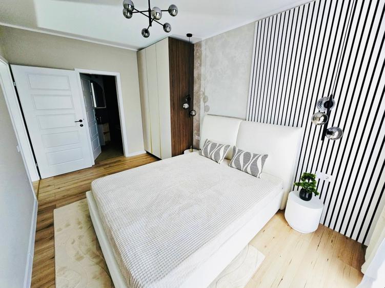 Apartament cu 3 camere semidecomandat în Florești