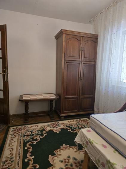 Apartament cu 3 camere decomandat în Matei Basarab