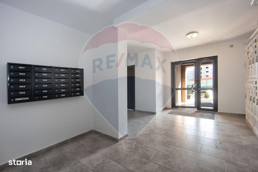 Apartament cu 3 camere decomandat în Cristian