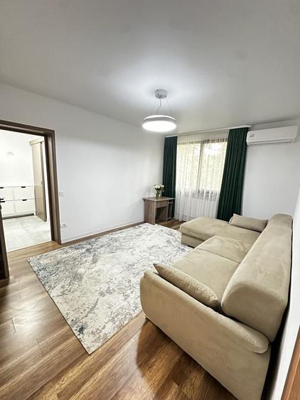 Apartament cu 2 camere decomandat în Cornișa