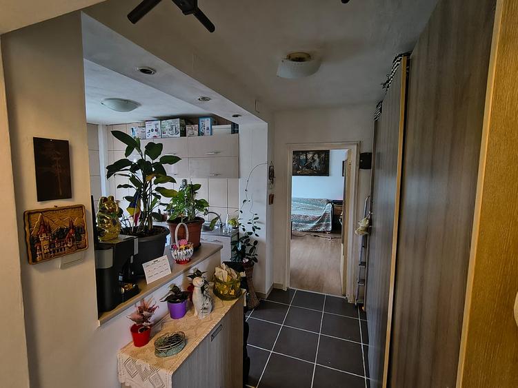 Apartament cu 2 camere decomandat în Drumul Taberei