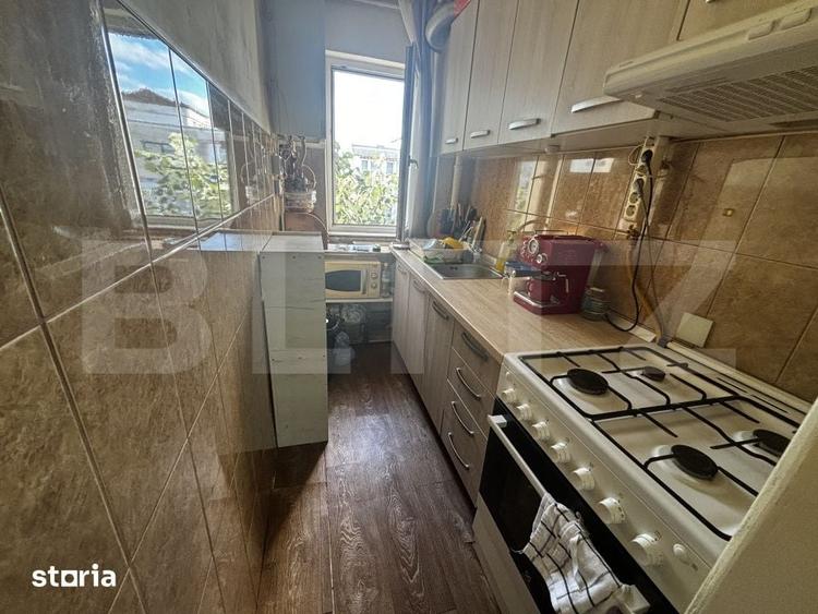 Apartament cu 3 camere semidecomandat în Micro 14