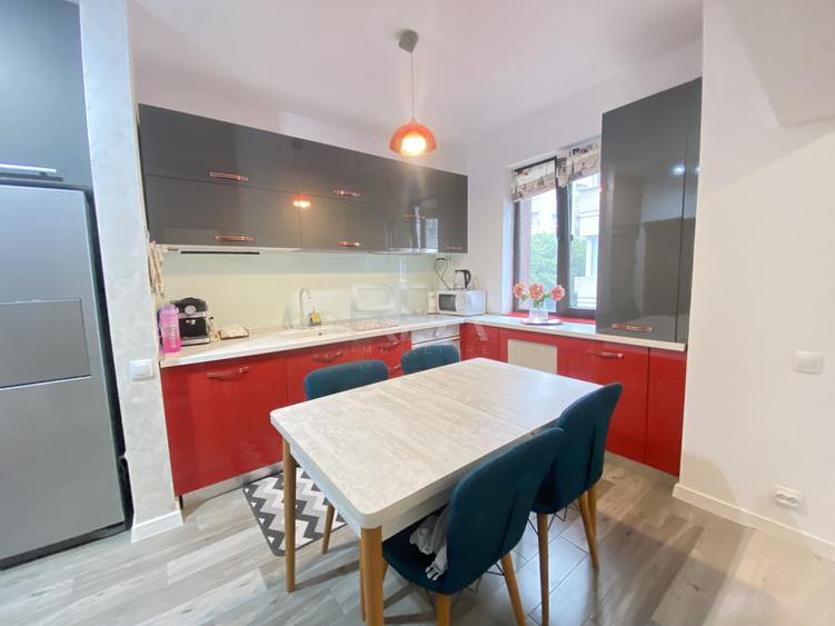Apartament cu 2 camere semidecomandat, mobilat în Sebastian