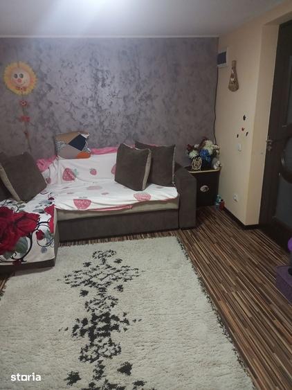Casă cu 4 camere cu Teren 135 Mp în Fundeni