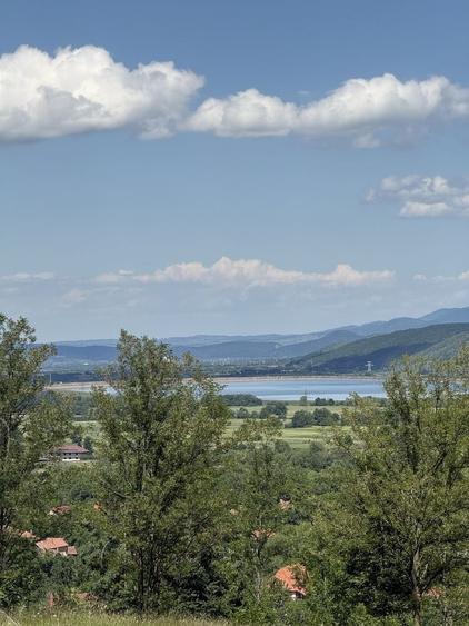 Teren de 4800 mp, în Clopotiva