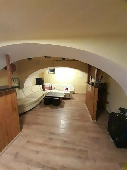Casă cu 4 camere cu Teren 400 Mp în Central
