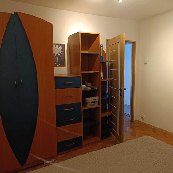 Apartament cu 3 camere decomandat în Exterior Vest