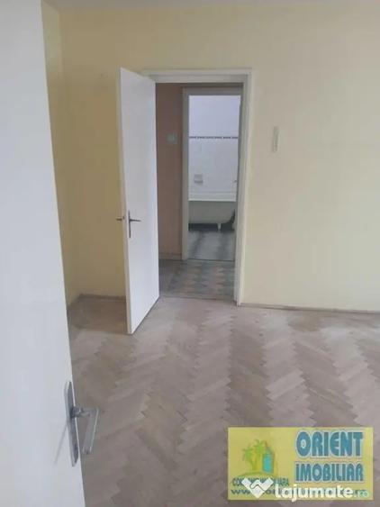 Apartament cu 2 camere semidecomandat în Tomis II