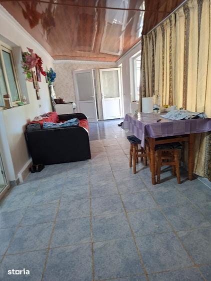 Casă cu 5 camere cu Teren 1133 Mp în Pecineaga