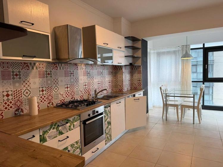 Apartament cu 3 camere decomandat, mobilat în Floreasca