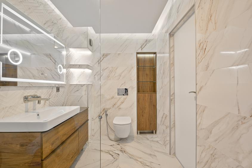 Apartament cu 3 camere semidecomandat în Aviației