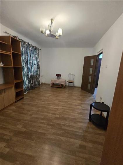 Garsonieră decomandată în Berceni