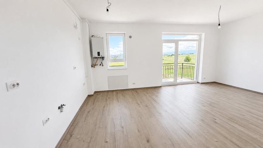 Apartament cu 3 camere decomandat în Turnișor