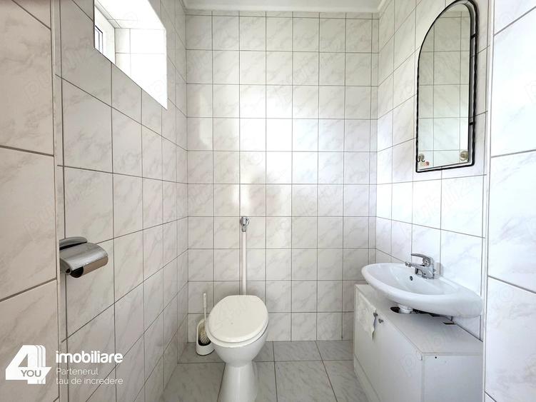 Casă cu 4 camere cu Teren 1737 Mp în Livada