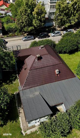 Casă cu 5 camere cu Teren 400 Mp în Păcurari