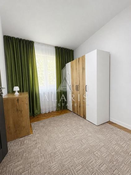 Apartament cu 3 camere semidecomandat, mobilat în Dacia