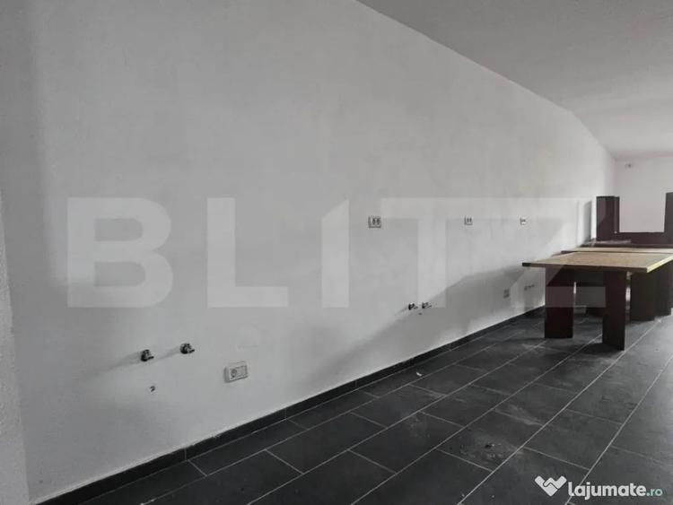 Casă cu 21 camere cu Teren 600 Mp în Dumbrăvița