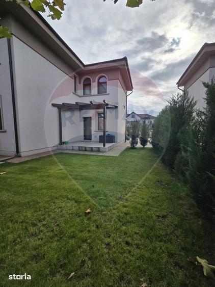 Casă cu 5 camere cu Teren 300 Mp în Ferme