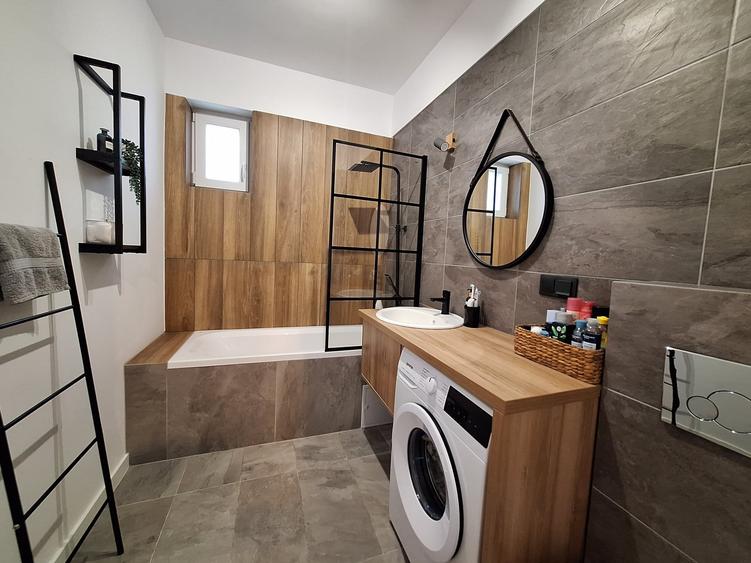 Apartament cu 3 camere semidecomandat, mobilat în Florești