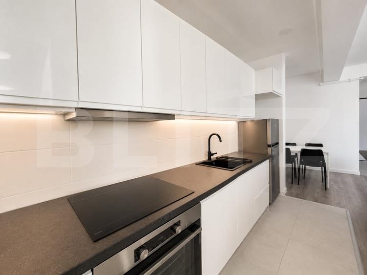 Apartament cu 3 camere semidecomandat, mobilat în Circumvalațiunii