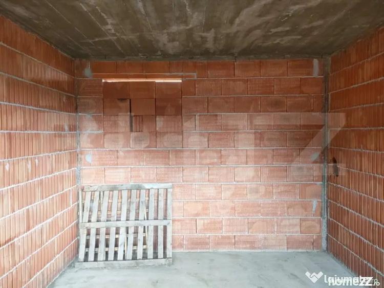 Casă cu 7 camere cu Teren 770 Mp în Marginea