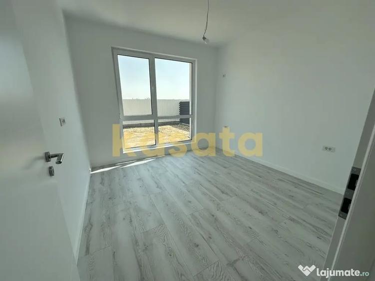 Casă cu 4 camere cu Teren 400 Mp în Domnești