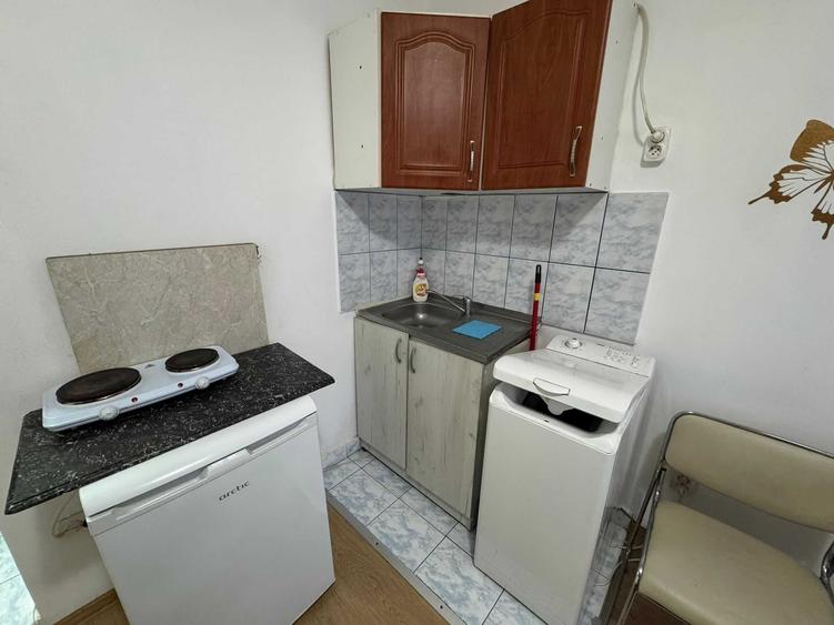 Garsoniera zona Soarelui mobilata si utilata, ingrijita, bloc cu acoperis de tigla - 7