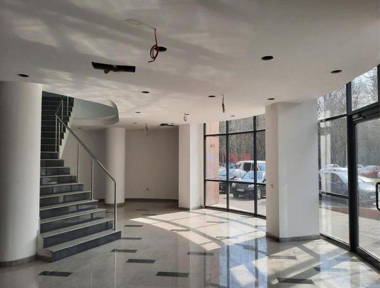 Spațiu comercial, de 720 mp, în Dristor