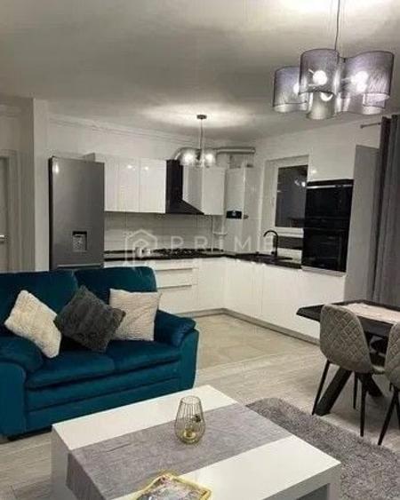 Apartament cu 3 camere decomandat în Libertății