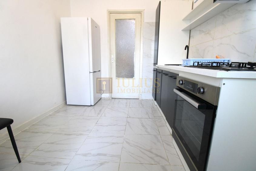 Apartament cu 4 camere semidecomandat, mobilat în Central