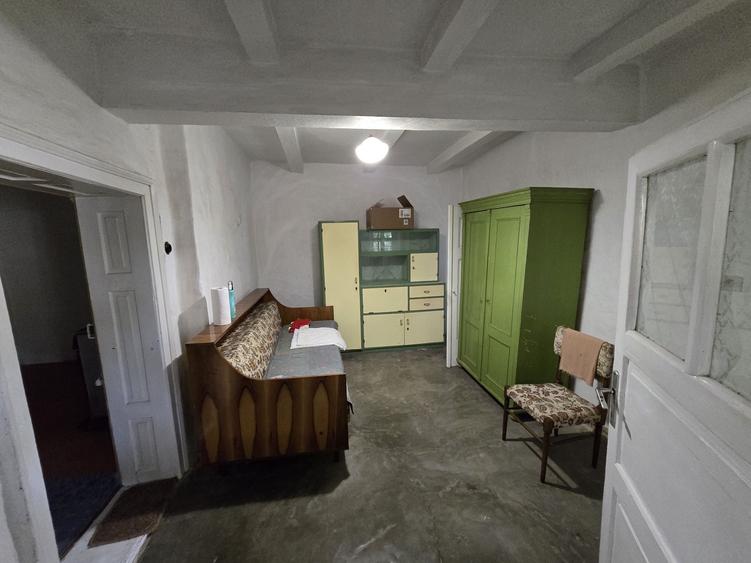 Casă cu 2 camere în Boiu