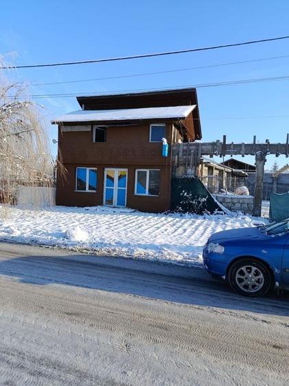 Spațiu comercial, de 350 mp, în Talpa