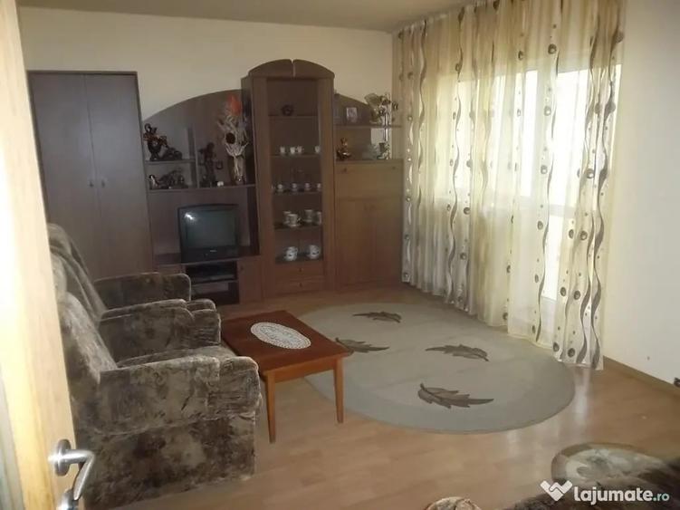 Apartament cu 2 camere decomandat în Piața Centrală