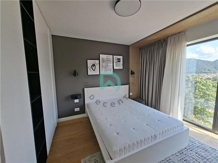 Apartament cu 3 camere decomandat în Drumul Poienii
