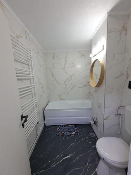 Apartament cu 3 camere decomandat în Vest