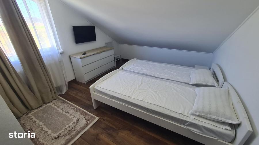 Casă cu Teren 802 Mp în Merișani