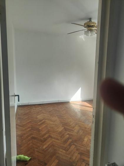 Apartament cu 3 camere decomandat în Micro 14