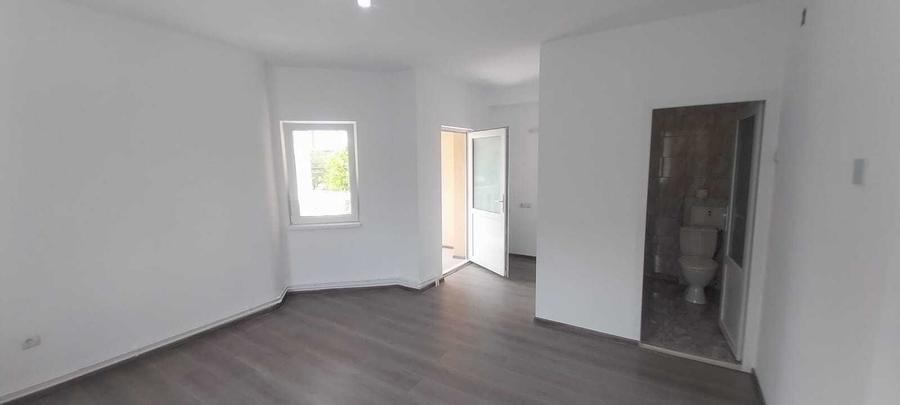 Spațiu comercial, de 30 mp, în Cetate